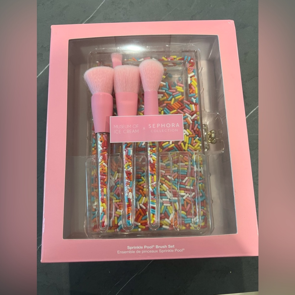 Sephora x Museum of Ice Cream Brushes Set and Clutch